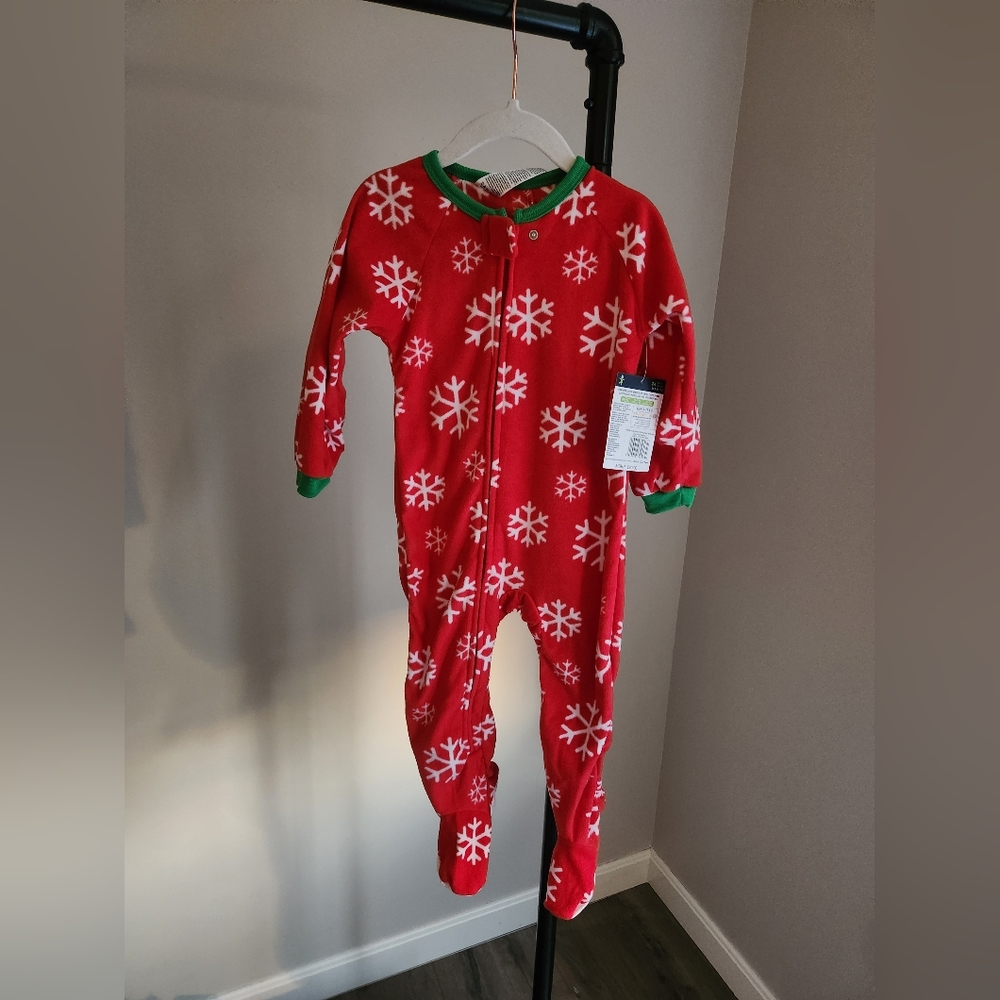 Gerber baby girl snowflakes zip up pajamas size 24 months NWT